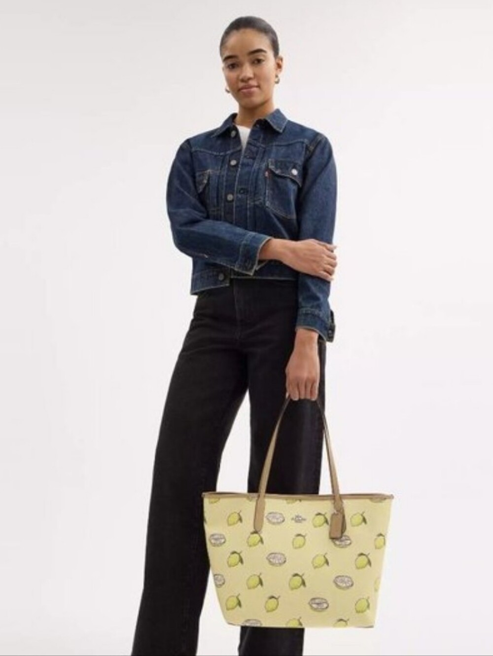 NWOT Coach Lemon-Print Tote in Pale Yellow with Tan Trim - Picture 3 of 16